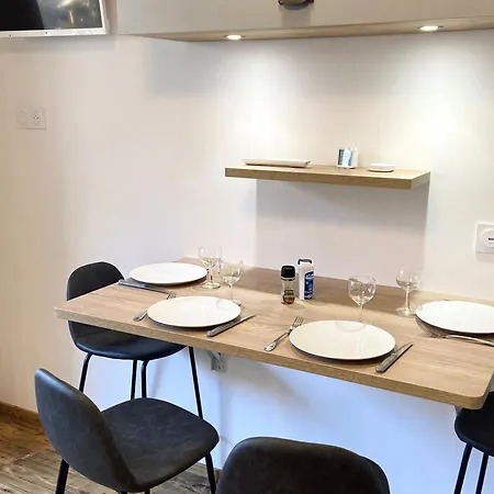 Renove Aux Deux Alpes, Proche Des Pistes, Balcon Sud, Ascenseur, 4 Pers. - Fr-1-516-175 Apartment *